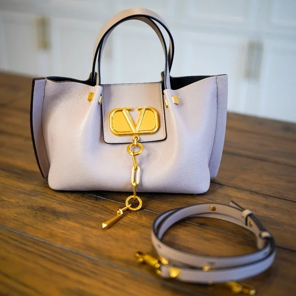 Valentino Garavani VLogo Tote Leather Small - Picture 13 of 16